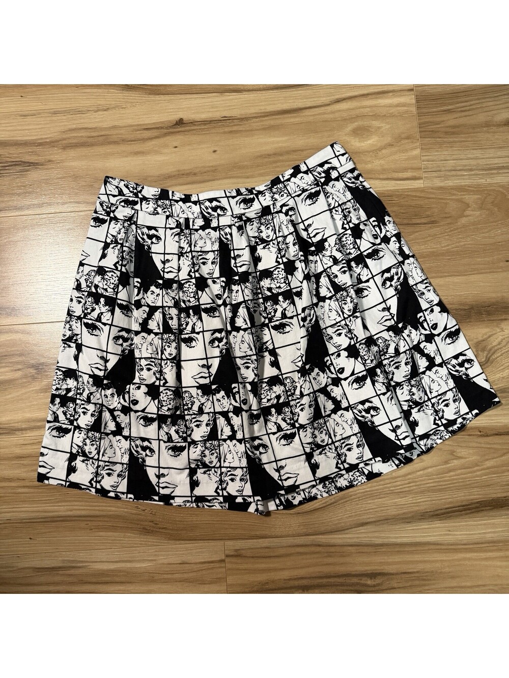 Comic Book Panel Print Pleated Mini Skirt Pop Art B&W Vintage Sz M
